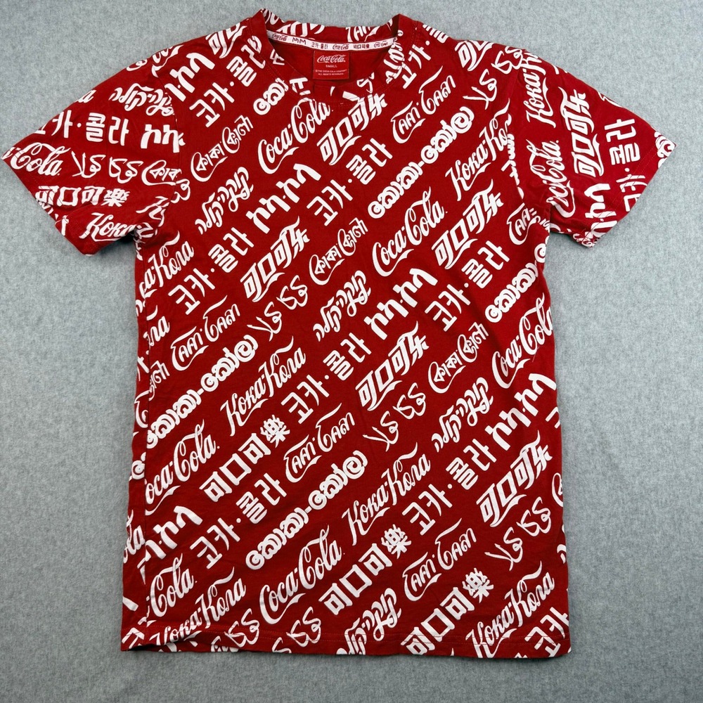 Coca-Cola International Logo All Over Print Red T-Shirt Mens Small AOP Cotton